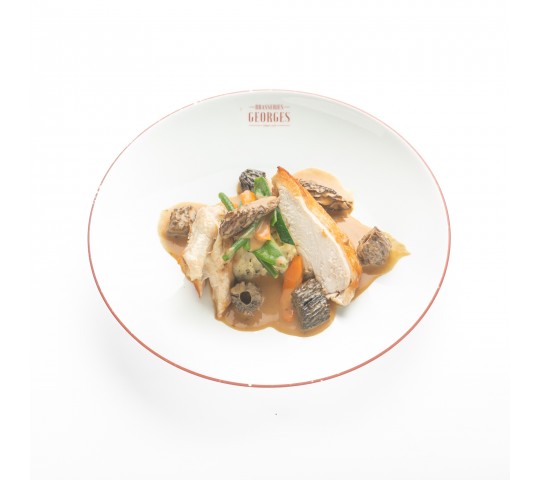Suprême de coucou de Malines rôti au romarin crèmeux aux morilles