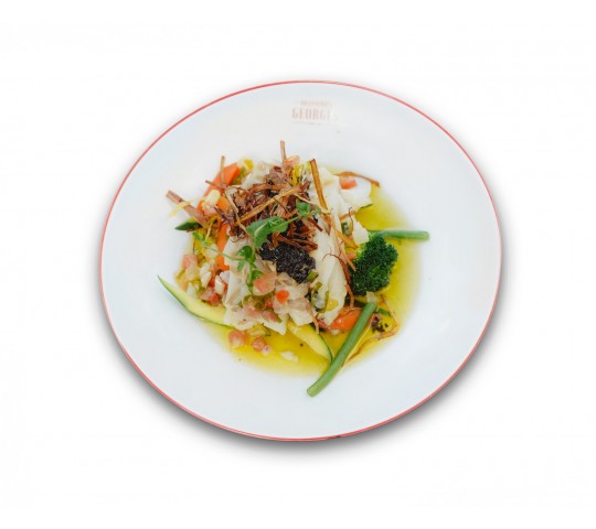 Dos de cabillaud, sauce Vierge, Tapenade d'Olives, poireaux frits, purée à l'huile d'olive